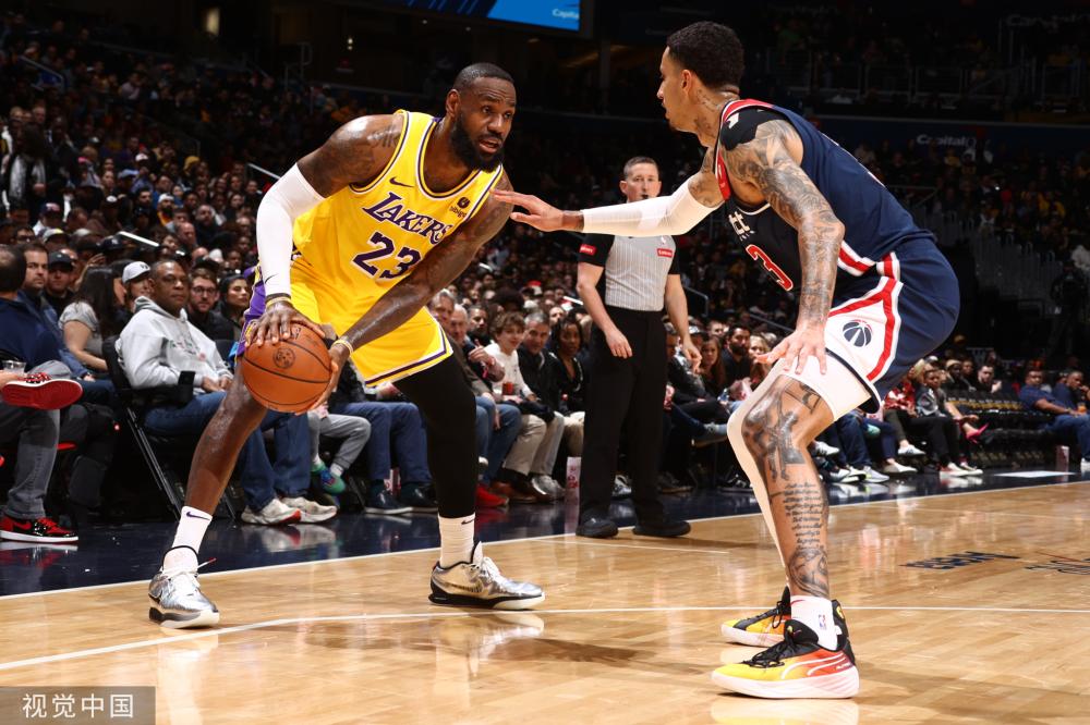 相比冷冰冰 相比冷冰冰